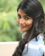 Sexy Actress Model Pooja Hegde Pictures