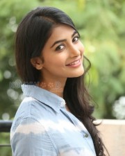 Sexy Actress Model Pooja Hegde Pictures