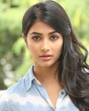Sexy Actress Model Pooja Hegde Pictures