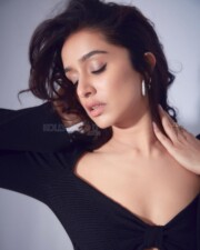 Sexy Actress Shraddha Kapoor in a Black Monotone Dress Photos 04