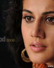 Sexy Actress Tapsee Photos