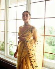 Sexy Alia Bhatt in a Yellow Floral Saree Photos 03