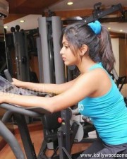 Sexy Amala Paul Gym Workout Pictures