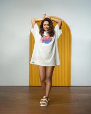 Sexy Amala Paul Thighs in an Oversized Tshirt Photos 03