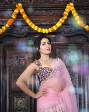 Sexy And Beautiful Raashi Khanna Saree Pictures