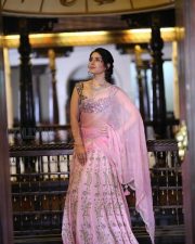 Sexy And Beautiful Raashi Khanna Saree Pictures