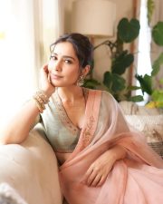 Sexy Beautiful Raashi Khanna in a Pastel Saree at Waves Summit 2025 Photos 01 Sexy Beautiful Raashi Khanna in a Pastel Saree at Waves Summit 2025 Photos 01