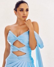 Sexy Beauty Kiara Advani in a Pastel Blue Cutout Gown Photos 07