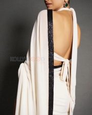 Sexy Deepika Padukone Backless in a White And Black Saree at Jawan Press Meet Photos 02