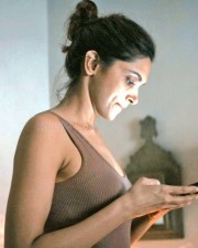 Sexy Deepika Padukone in a Brown Scoop Neck Tank Top Pictures 04