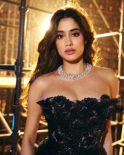 Sexy Diva Janhvi Kapoor in a Black Off Shoulder See Through Lace Fish Cut Gown with a Diamond Necklace Photos 04