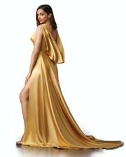 Sexy Indian Actress and Fashion Model Deepika Padukone Photos 01