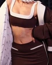 Sexy Jacqueline Fernandez in a Black and White Crop Top Pictures 01
