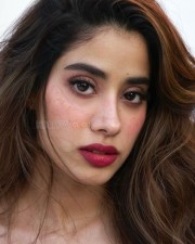 Sexy Janhvi Kapoor in a Scarlet Red Corset Gown for Valentines Day Pictures 04