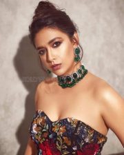 Sexy Keerthy Suresh in a Strapless Gown Photo 01