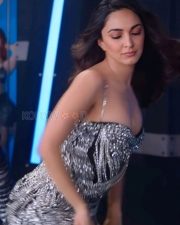 Sexy Kiara Advani Dance in Kyaa Baat Haii 2 0 Song Photos 02