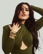 Sexy Raashi Khanna in a Olive Green Bodycon Photos 02