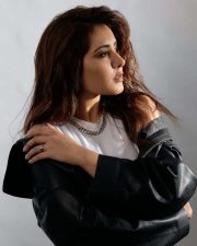 Sexy Raashi Khanna in a White Rib Top and Black Leather Pant Photos 07