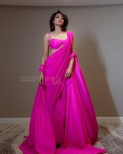 Sexy Samantha Ruth Prabhu in a Bright Pink Saree with Bralette Style Blouse Photos 02