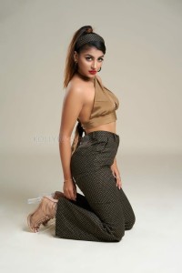 Sexy Tamil Actress Yashika Aannand Photoshoot Stills 02