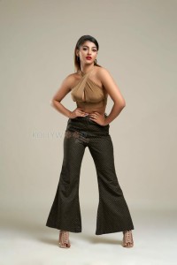 Sexy Tamil Actress Yashika Aannand Photoshoot Stills 04
