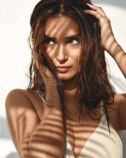 Sexy Tara Sutaria in White Bra Photo 01