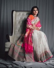 Shakunthalam Actress Samantha Ruth Prabhu in Silk Saree Photo 01