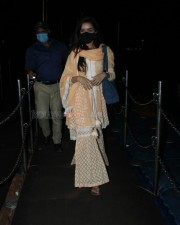 Shraddha Kapoor Snapped At Varsova Jetty Pictures