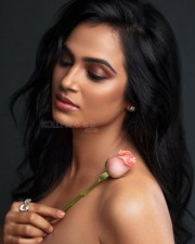 Sizzling Beauty Ramya Pandian Photoshoot Stills 03