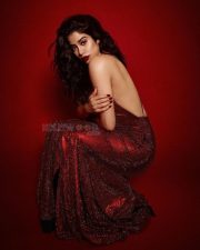 Sizzling Janhvi Kapoor in a Cherry Red Strappy Cowl Neck Cocktail Gown Photos 01 Sizzling Janhvi Kapoor in a Cherry Red Strappy Cowl Neck Cocktail Gown Photos 01