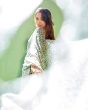 Sizzling Malaika Arora in Manish Malhotra Green Sequined Saree at The Kapil Sharma Show Photos 03