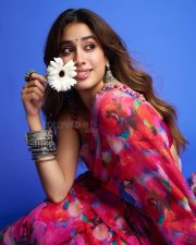 Smiling Beauty Janhvi Kapoor in a Floral Pink Printed Saree with Matching Sleeveless Blouse Photos 03