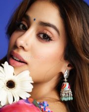 Smiling Beauty Janhvi Kapoor in a Floral Pink Printed Saree with Matching Sleeveless Blouse Photos 06