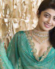 Smiling Pranita Subhash Photo 01 Smiling Pranita Subhash Photo 01
