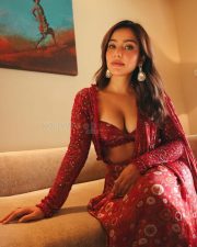 Smoking Hot Neha Sharma in a Printed Red Saree with Deep Neck Blouse Pictures 02
