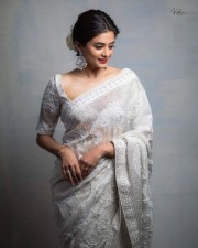 South Actress Priyamani Saree Photoshoot Stills 03