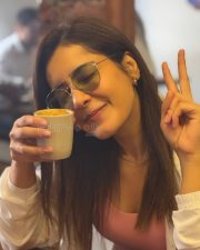 South Actress Raashii Khanna in a Pink Gym Outfit Photos 02