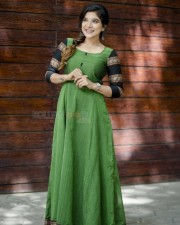 South Actress Sakshi Agarwal Photoshoot Pictures
