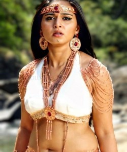 South Indian Actress Anushka Shetty Glamour Pictures