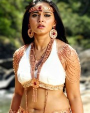 South Indian Actress Anushka Shetty Glamour Pictures