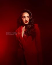 Striking Actress Kiara Advani in a Red Blazer Suit Photos 08 Striking Actress Kiara Advani in a Red Blazer Suit Photos 08