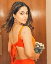 Stunning Hina Khan in an Orange Backless Dress Picture 01