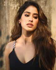 Stunning Janhvi Kapoor in a Black Mini Dress Pictures 05 Stunning Janhvi Kapoor in a Black Mini Dress Pictures 05
