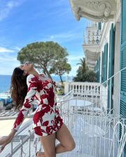 Stunning Janhvi Kapoor in a Red and White Mini Dress with a Bustier Neckline Photos 03 Stunning Janhvi Kapoor in a Red and White Mini Dress with a Bustier Neckline Photos 03