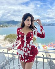 Stunning Janhvi Kapoor in a Red and White Mini Dress with a Bustier Neckline Photos 07 Stunning Janhvi Kapoor in a Red and White Mini Dress with a Bustier Neckline Photos 07