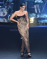 Stunning Kiara Advani at Lakme Fashion Week Pictures 01