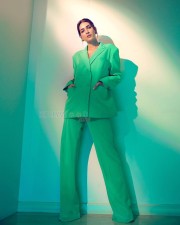Stunning Kriti Sanon in a Bright Oversized Green Suit Photos 04