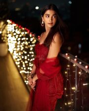 Stunning Pooja Hegde in a Strapless Off Shoulder Red Dress at Ramesh Taurani Annual Diwali Party Photos 01