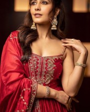Stunning Raashi Khanna in Ethnic Dress Photoshoot Pictures 02