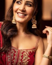 Stunning Raashi Khanna in Ethnic Dress Photoshoot Pictures 03